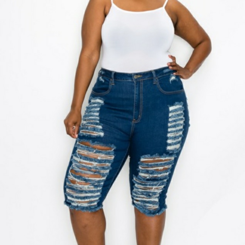 Plus-Distressed Bermuda Jeans - Picture 2 of 7